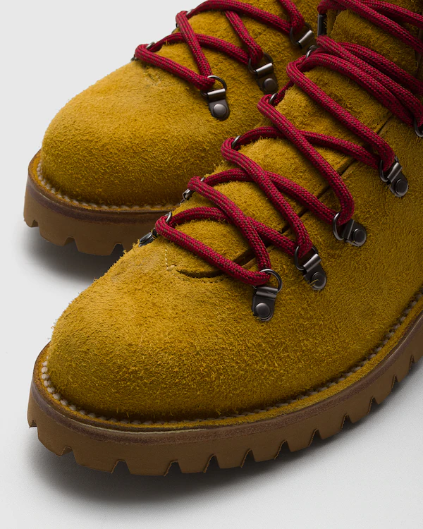 Bota de Cadarço em Camurça Poulton