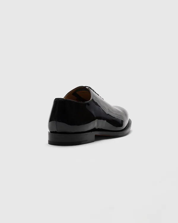 Oldford Oxford de Couro Patentado com Corte Integral