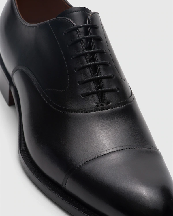 Oxford de Couro Mayfair Doha