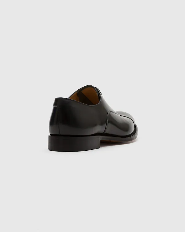 Dubai Polished Binder Oxford